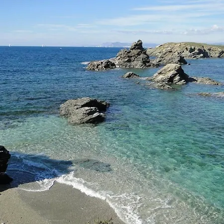 Vue 3 Mn A Pied De La Lumineux Et Moderne Bandol