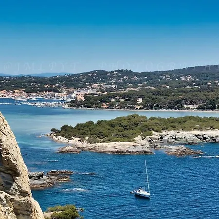 Vue 3 Mn A Pied De La Lumineux Et Moderne Bandol